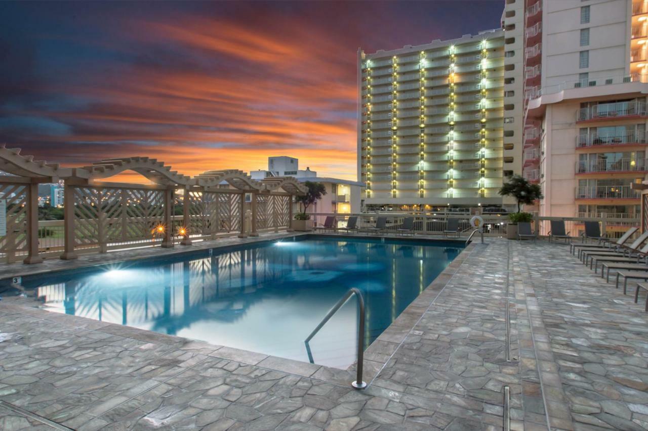 Island Colony Suites Honolulu Exterior photo